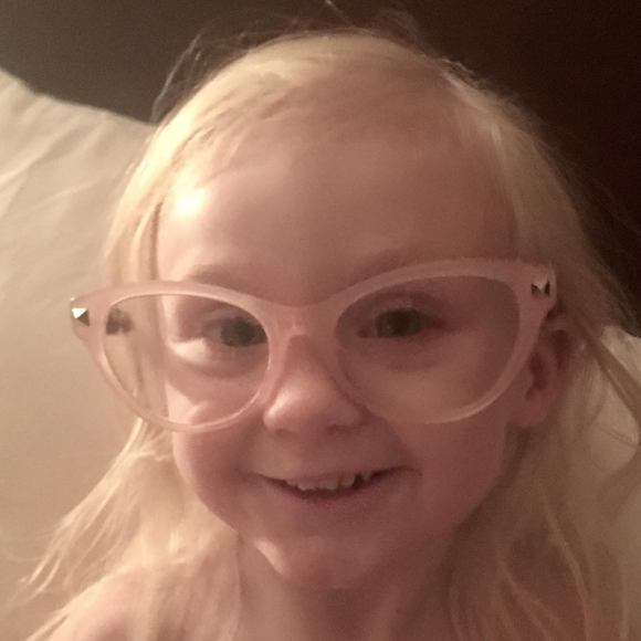 Meet your Posher, Laura - Picture 1 of 1